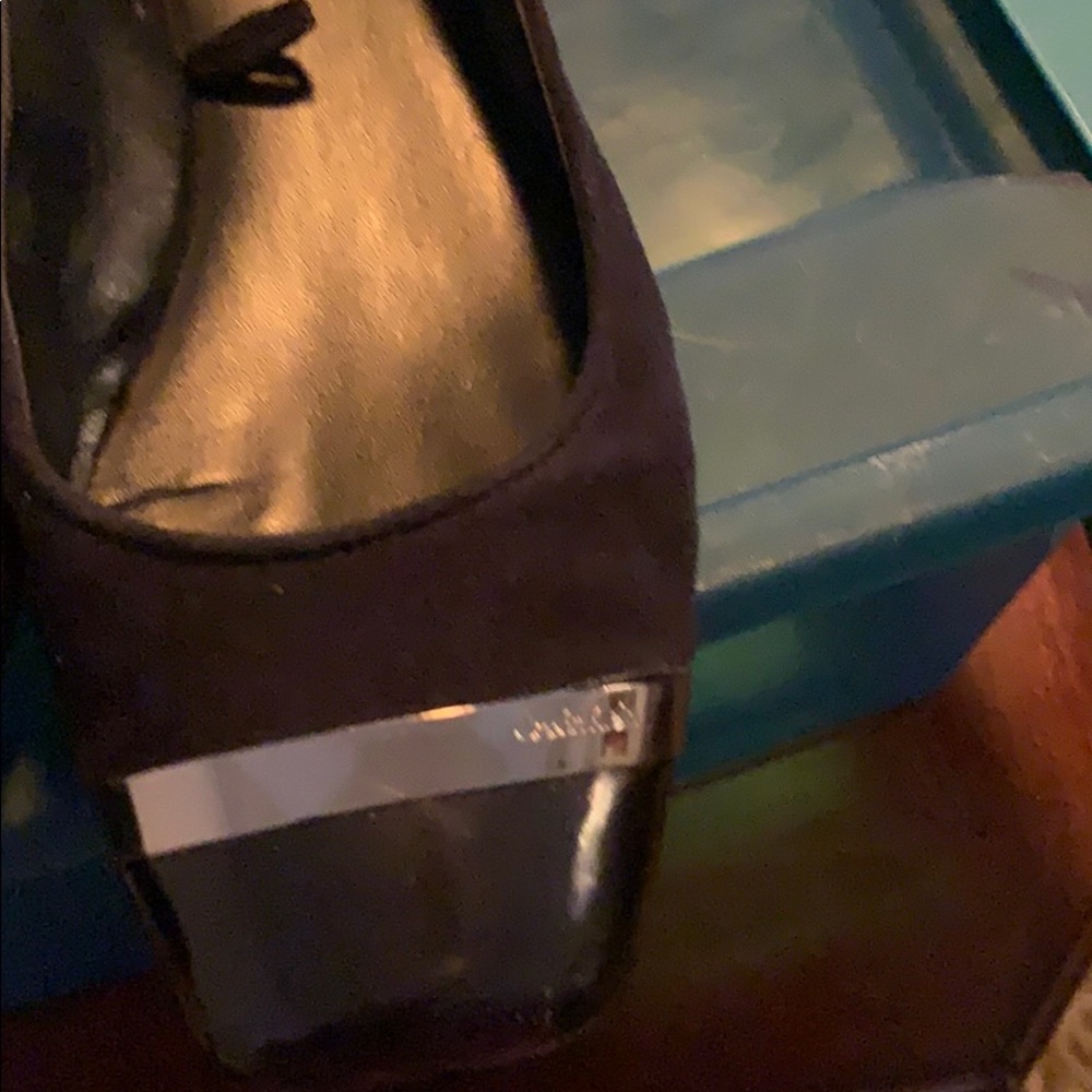Shoes - Picture 3 of 6